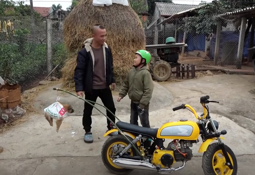 Sau clip gây phẫn nộ, anh em Tam Mao lại gây choáng với biệt thự "to nhất làng" - 1