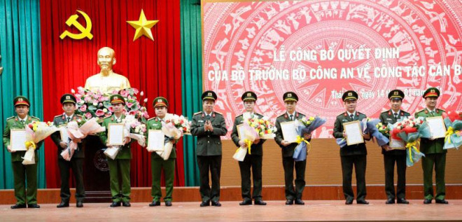 9 cán bộ Công an Thái Bình vừa được Bộ trưởng Bộ Công an điều động đến vị trí khác là ai? - 1