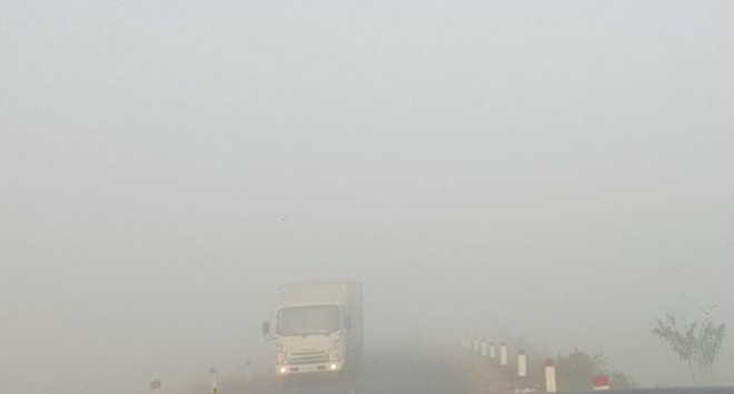 Sương mù dày đặc, người dân Đắk Lắk bật đèn 'dò dẫm' giữa ban ngày - 3