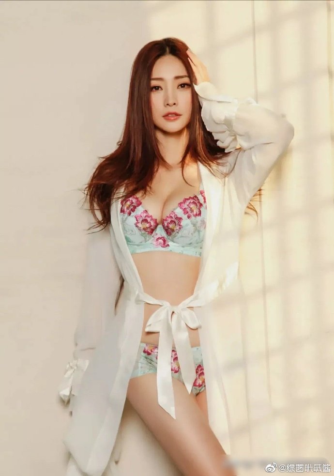 "Đệ nhất vòng 1 Trung Quốc" tuổi 41 vẫn là nữ thần nội y xứ tỷ dân - 4