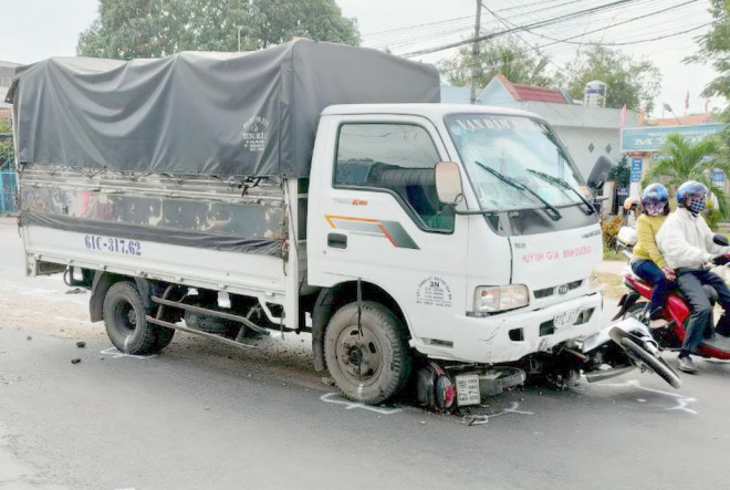Tài xế ngủ gật, xe tải tông nhiều người: Nữ sinh lớp 7 tử vong - 2