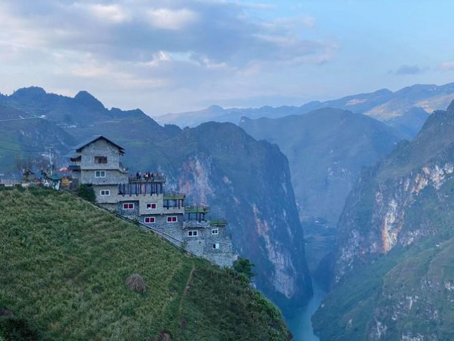 Hà Giang kiểm tra thực tế, công trình Panorama Mã Pì Lèng cải tạo vẫn sai - 2
