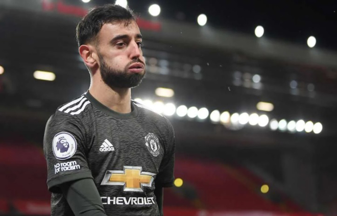 Fernandes nổi điên vì bị thay ra: HLV Solskjaer lên tiếng "vừa đấm vừa xoa" - 1