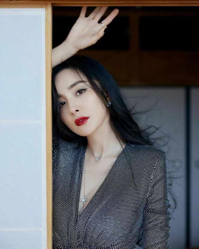 Dương Mịch quá đẹp và gợi cảm khiến fan ngất ngây - 18