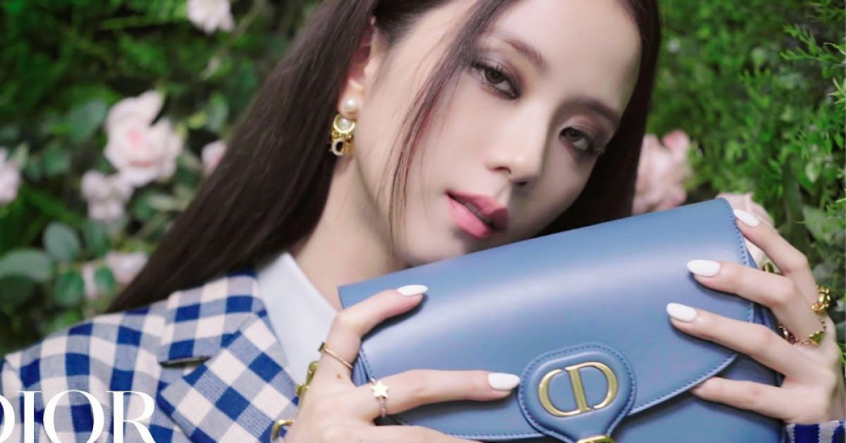 Không hổ danh “idol xinh như Hoa hậu”, Jisoo cứ trang điểm mắt khói lại đẹp hút hồn - 8