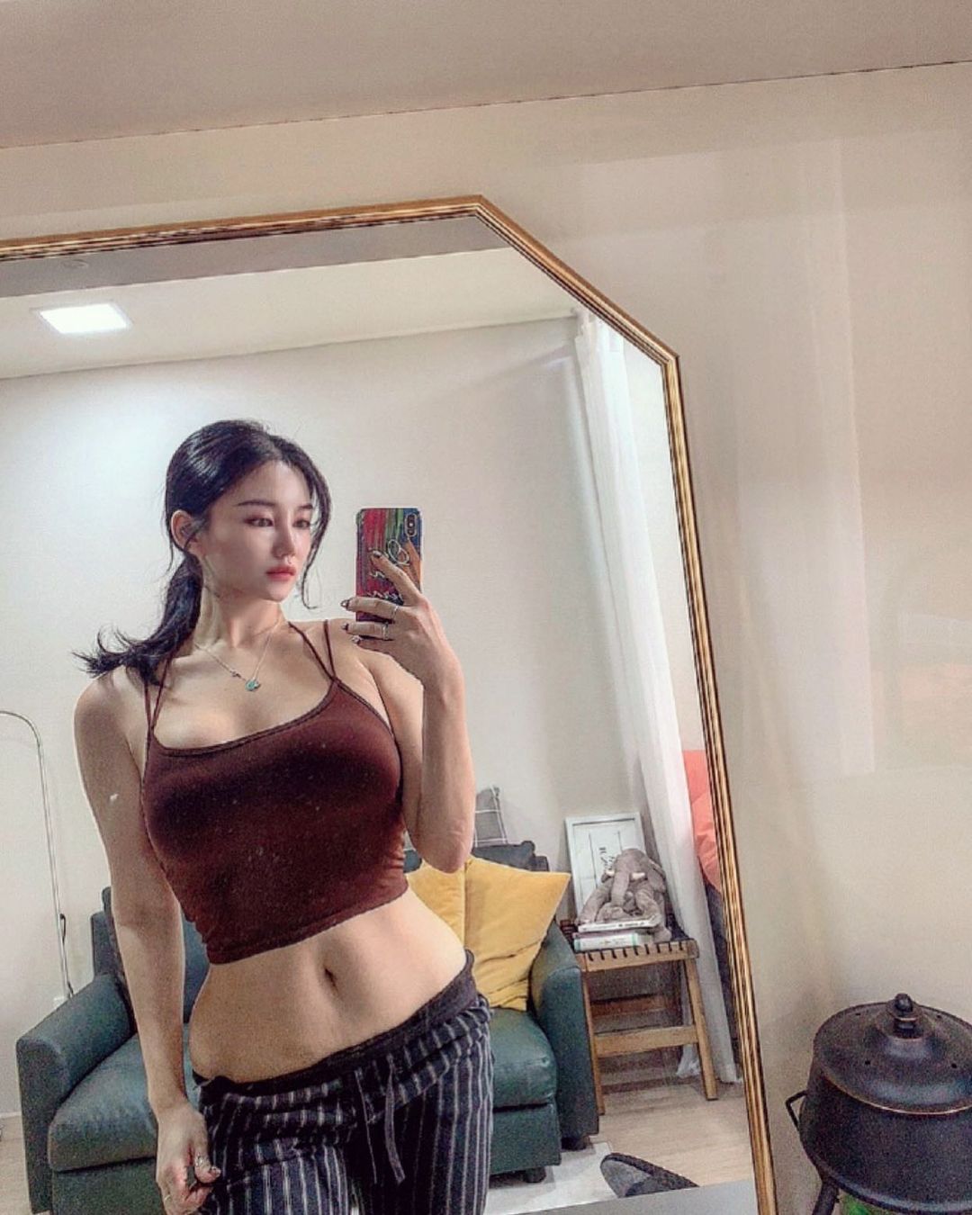 Cựu trung sĩ lục quân xứ Hàn gây shock với body "hồ lô", đẹp nhờ "quần quật" với gym - 4