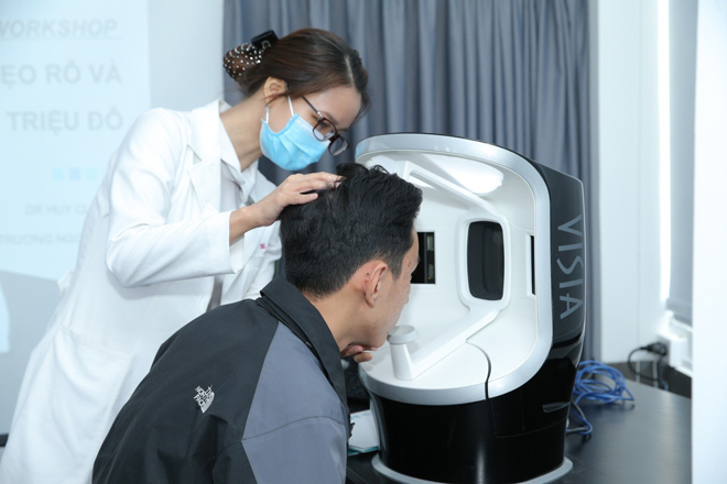 Lắng nghe cách trị sẹo rỗ và trực tiếp trải nghiệm công nghệ triệu đô tại workshop của Dr Huy - 5