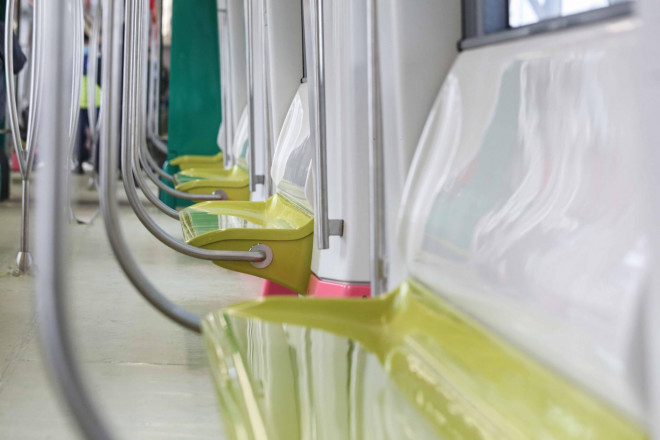 CLIP: Người dân ùn ùn tới nhà ga S1, soi nội thất tàu tuyến đường sắt Nhổn - ga Hà Nội - 13