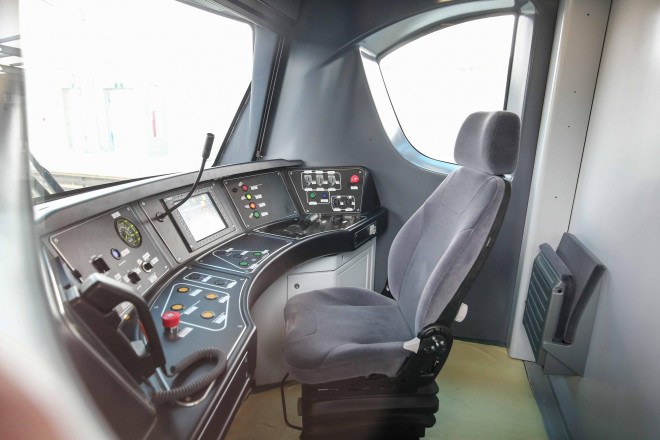 CLIP: Người dân ùn ùn tới nhà ga S1, soi nội thất tàu tuyến đường sắt Nhổn - ga Hà Nội - 14