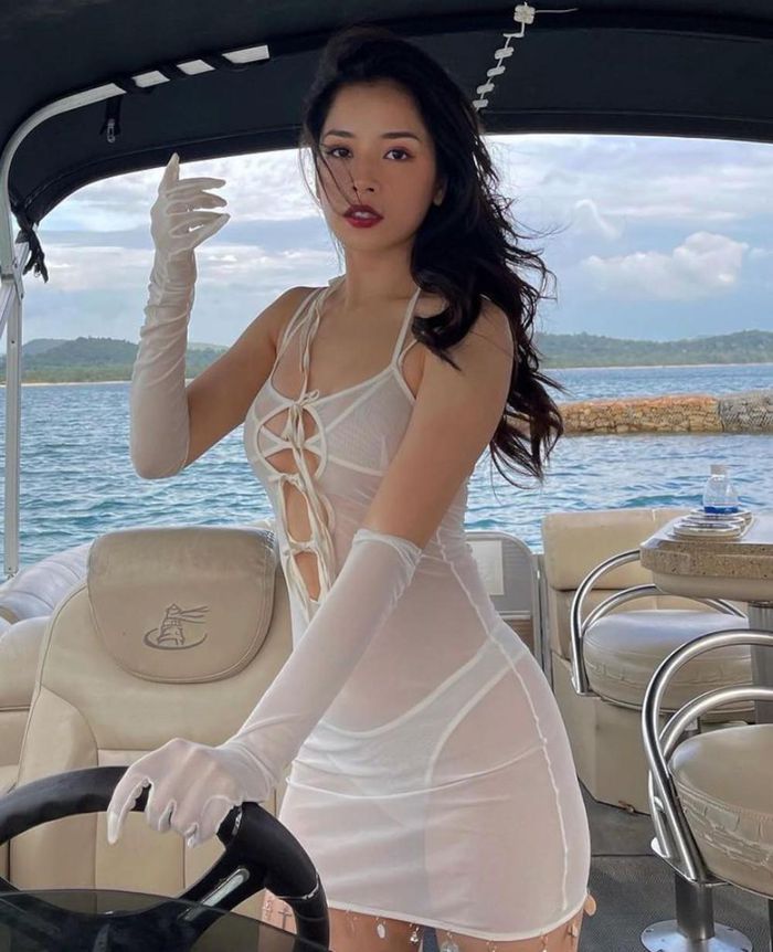 Chi Pu bị chê tả tơi vì "váy phòng the" phản cảm trước nghìn người - 4