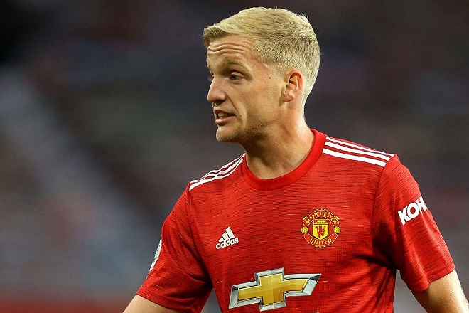HLV Solskjaer làm rõ tương lai Van de Beek, Lingard trước thềm đấu Liverpool - 1