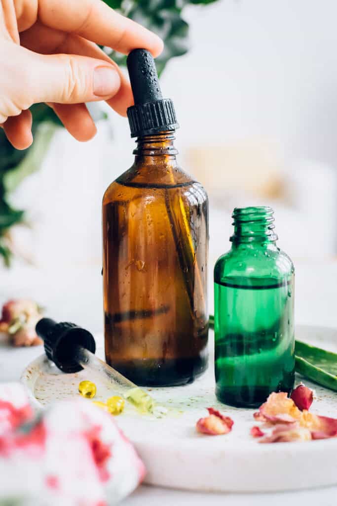Bạn hoàn toàn có thể làm serum kỳ diệu giúp xóa tan dấu hiệu tuổi tác của mắt - 1