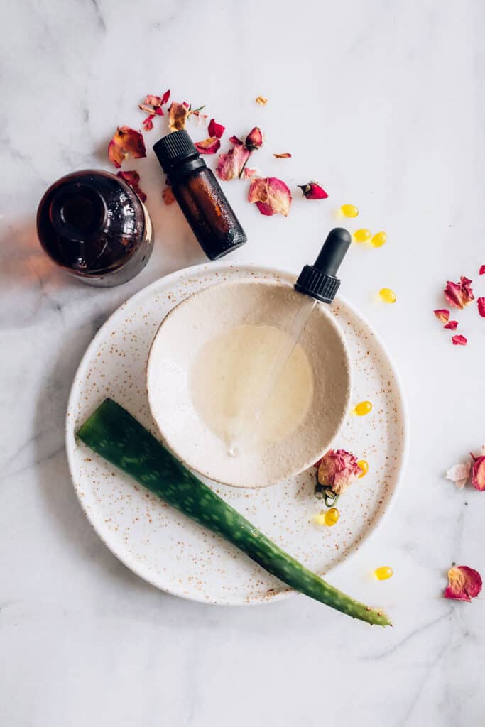 Bạn hoàn toàn có thể làm serum kỳ diệu giúp xóa tan dấu hiệu tuổi tác của mắt - 3