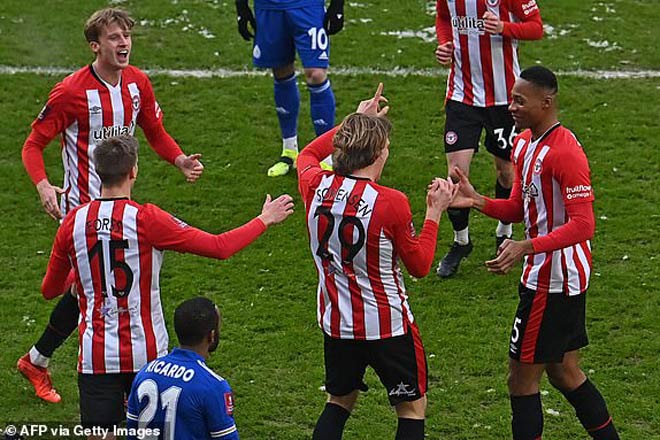 Video Brentford - Leicester City: "Ong đốt" đầu trận, ngược dòng đẳng cấp - 1
