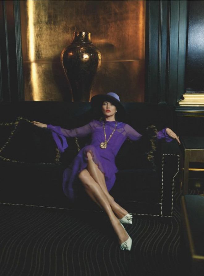 Kate Moss U50 gợi cảm đầy sức sống - 9