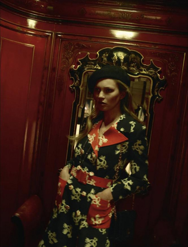 Kate Moss U50 gợi cảm đầy sức sống - 15