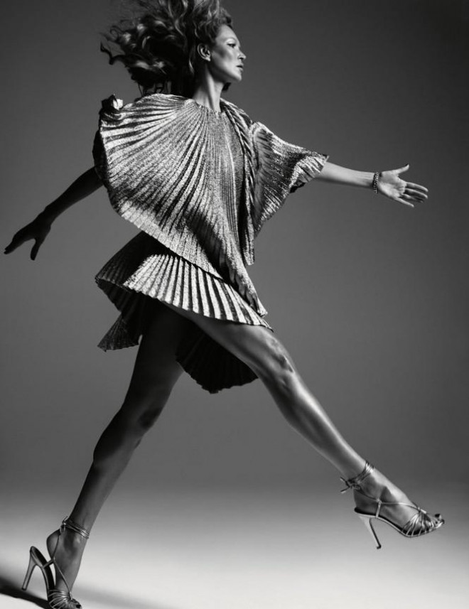 Kate Moss U50 gợi cảm đầy sức sống - 12