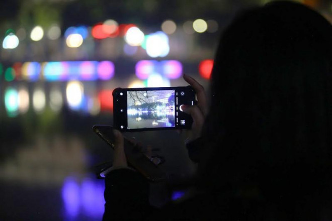 Hồ Gươm lung linh với dàn đèn LED mới - 2