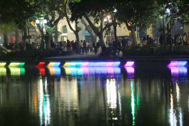 Hồ Gươm lung linh với dàn đèn LED mới - 3
