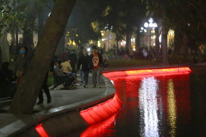 Hồ Gươm lung linh với dàn đèn LED mới - 5