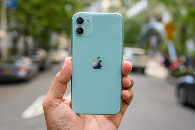 iPhone 11 chỉ còn dưới 16 triệu đồng liệu có nên mua? - 1