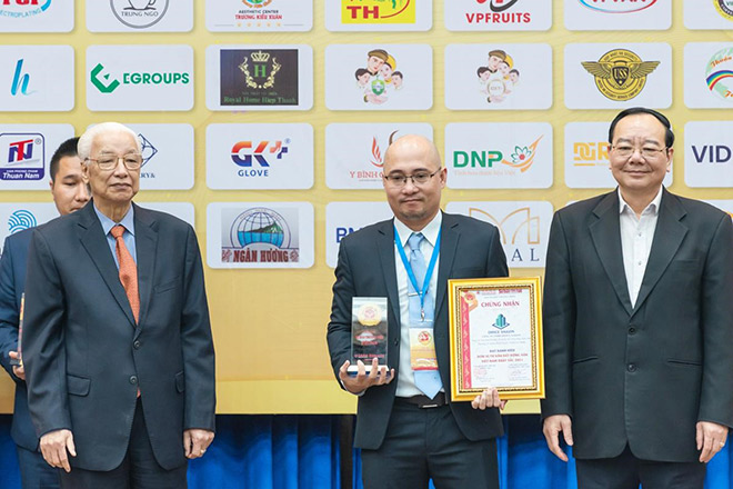 Office Saigon vinh dự đón nhận giải thưởng &#34;Đơn vị tư vấn bất động sản Việt Nam xuất sắc 2021&#34; - 1
