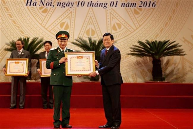 Giữa tháng 9/2014, Tự Long được quyết định bổ nhiệm làm Phó Giám đốc Nhà hát Chèo Quân đội. Trong dàn diễn viên Táo Quân, anh là người duy nhất đứng trong quân ngũ.
