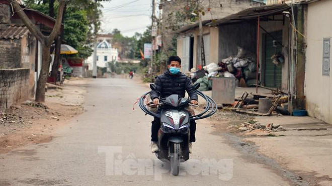 Cận cảnh 13 chốt kiểm soát khu dân cư ở Hải Dương vì ca mắc COVID-19 - 9