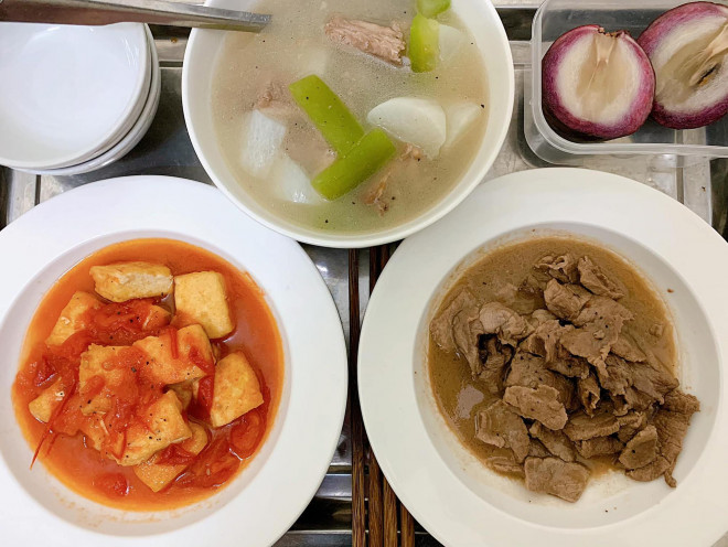 Chị em 