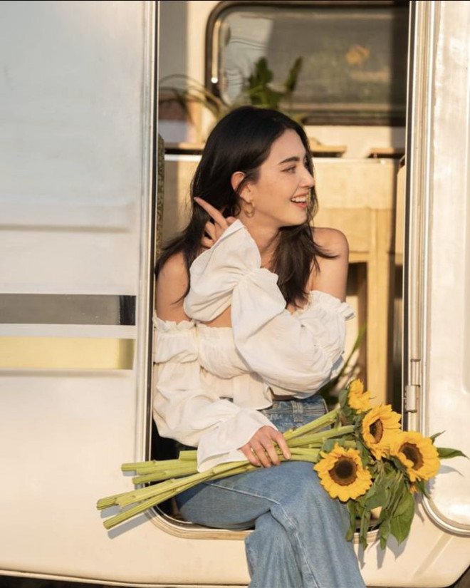 Mê đắm với loạt hình ‘ma nữ đẹp nhất Thái Lan’ khoe nhan sắc rạng rỡ hơn hoa - 8