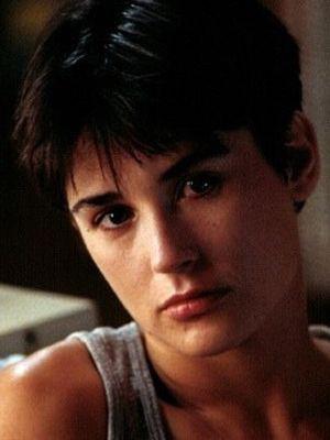 Minh tinh Demi Moore gây sốc với gương mặt khác lạ - 6