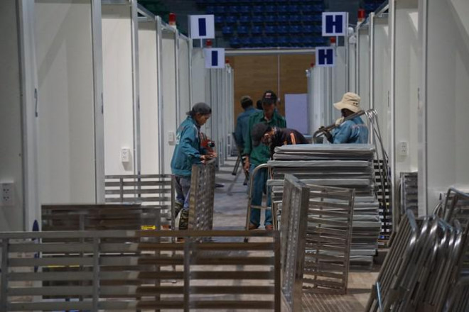 Tháo dỡ Bệnh viện dã chiến Tiên Sơn để chuyển ra Hải Dương - 2