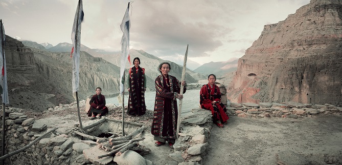 Bộ lạc Tây Tạng có truyền thống anh em lấy chung một vợ - 1
