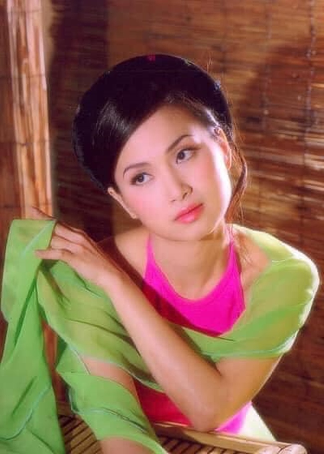 Hà Phương là ca sĩ dòng nhạc trữ tình - dân ca nổi tiếng. Bên cạnh đó, cô còn được biết đến với danh xưng "em gái Cẩm Ly" cùng khối tài sản khổng lồ.
