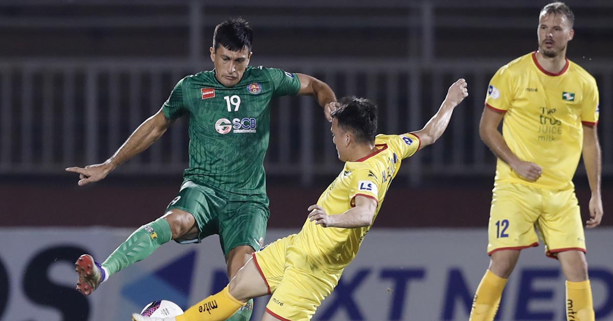 Thử thách lớn cho bóng đá Việt Nam - 1