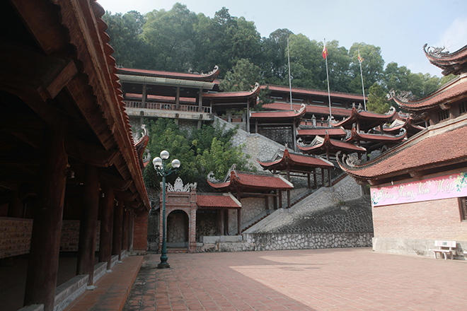 Chánh điện làm từ 600m3 gỗ lim ở Hà Nội - 10