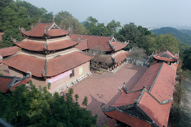 Chánh điện làm từ 600m3 gỗ lim ở Hà Nội - 2