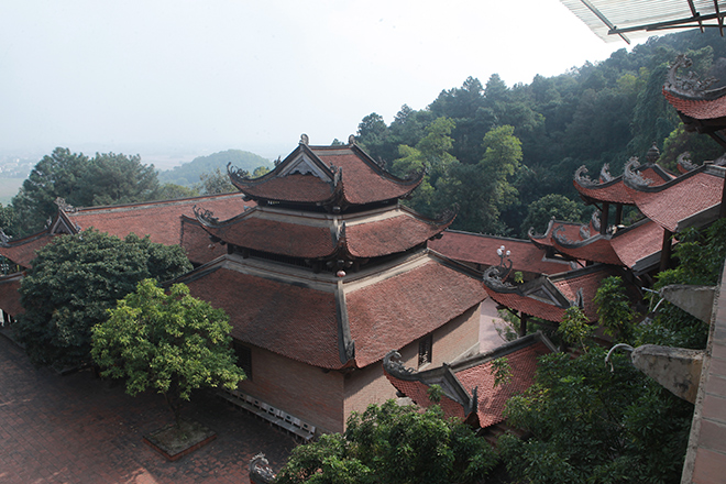 Chánh điện làm từ 600m3 gỗ lim ở Hà Nội - 3