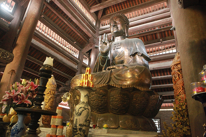 Chánh điện làm từ 600m3 gỗ lim ở Hà Nội - 9