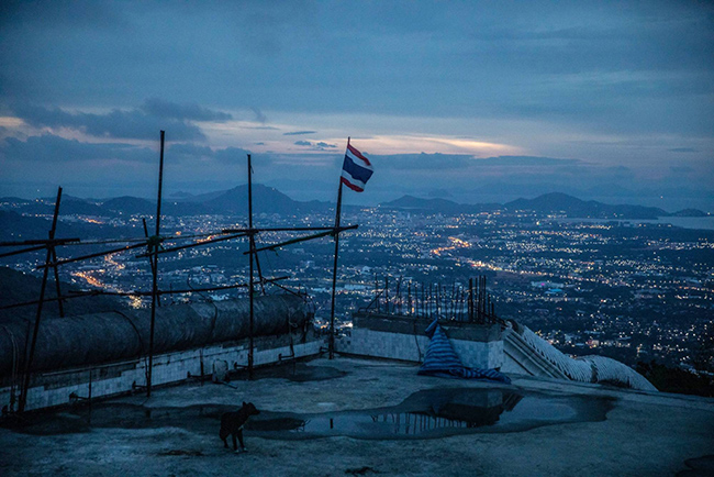 Thiên đường du lịch Thái Lan vắng ngắt không bóng người trong năm mới 2021 - 6