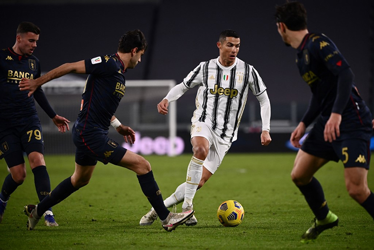 Cristiano Ronaldo 36 tuổi: "Cây trường sinh" kiệt xuất và ước mơ QBV thứ 6 - 8