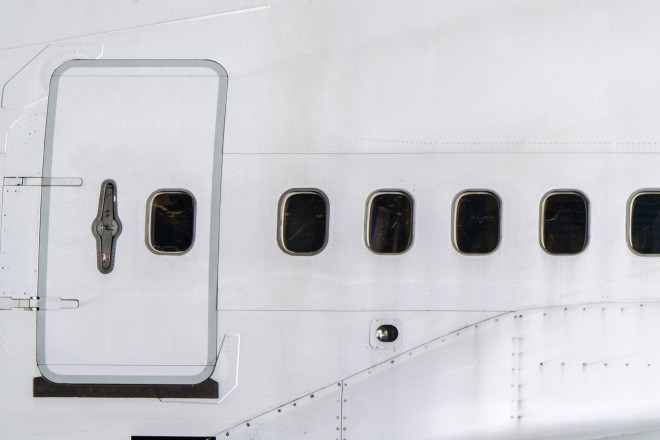 Những trường hợp lạ đời khiến bạn bị cấm đi máy bay ở Mỹ trong mùa dịch COVID-19 - 7