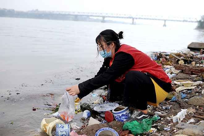 Ảnh: Người Hà Nội thả cá tiễn Táo quân lên thiên đình - 11