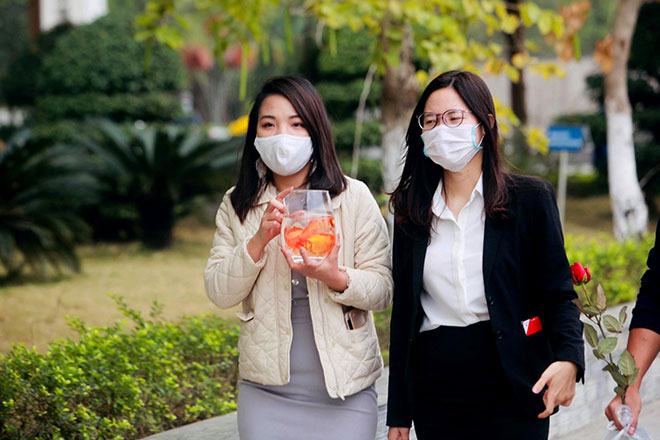 Ảnh: Người Hà Nội thả cá tiễn Táo quân lên thiên đình - 2