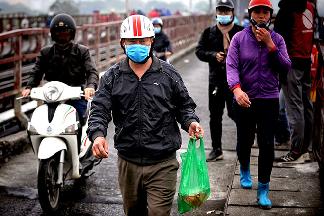 Ảnh: Người Hà Nội thả cá tiễn Táo quân lên thiên đình - 7