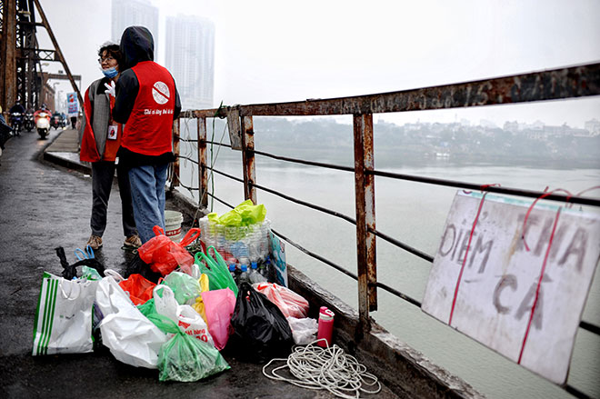 Ảnh: Người Hà Nội thả cá tiễn Táo quân lên thiên đình - 9