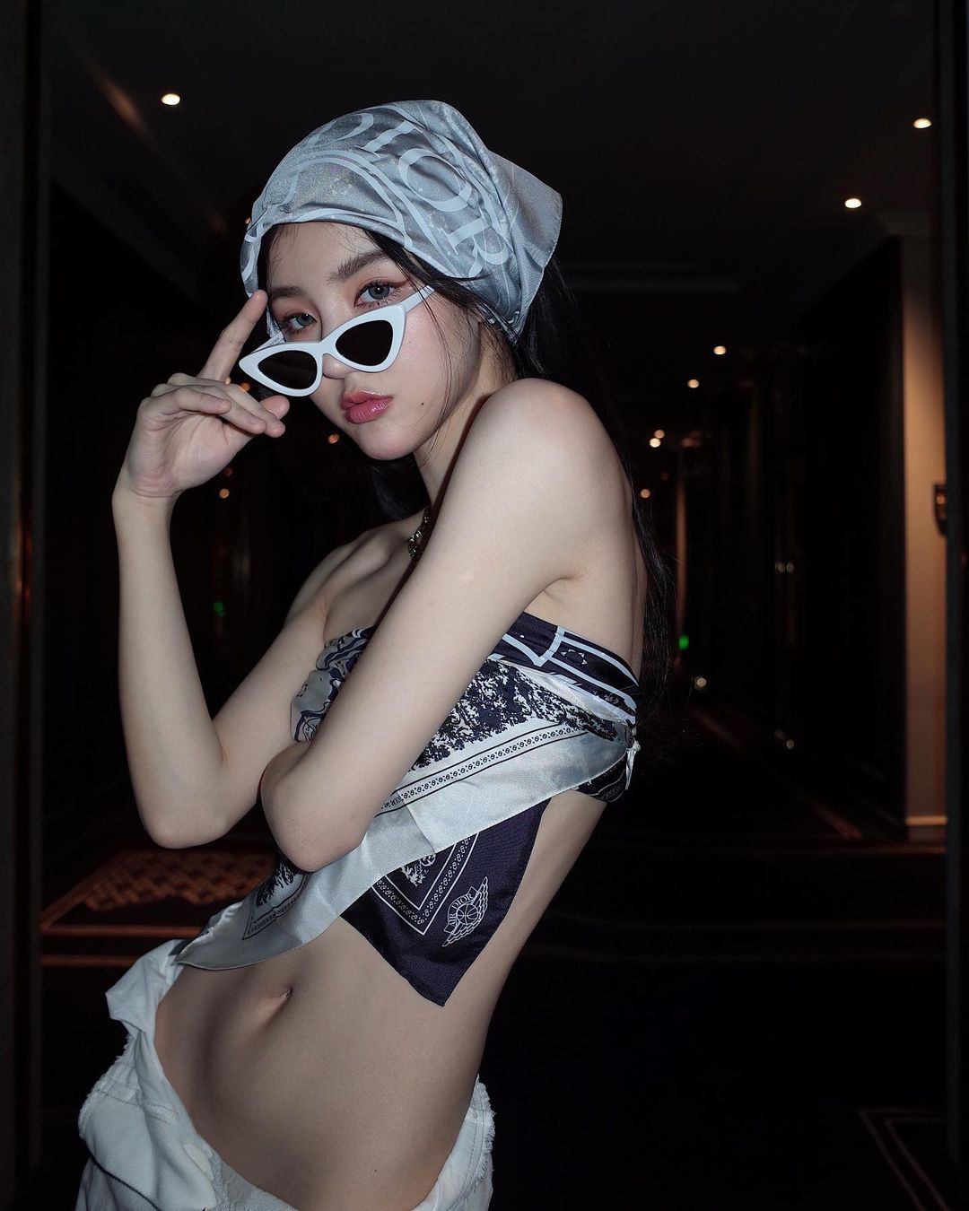 Danh tính người đẹp có vòng 2 xứng tầm định nghĩa "eo con kiến" khiến dân mạng si mê - 2