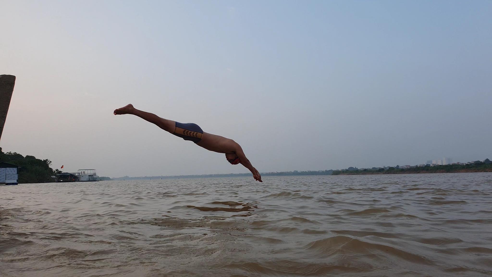 "Người cá" tiết lộ bí quyết bơi từ Hà Nội tới biển Thái Bình và kế hoạch vượt biển từ Bắc tới Nam - 10
