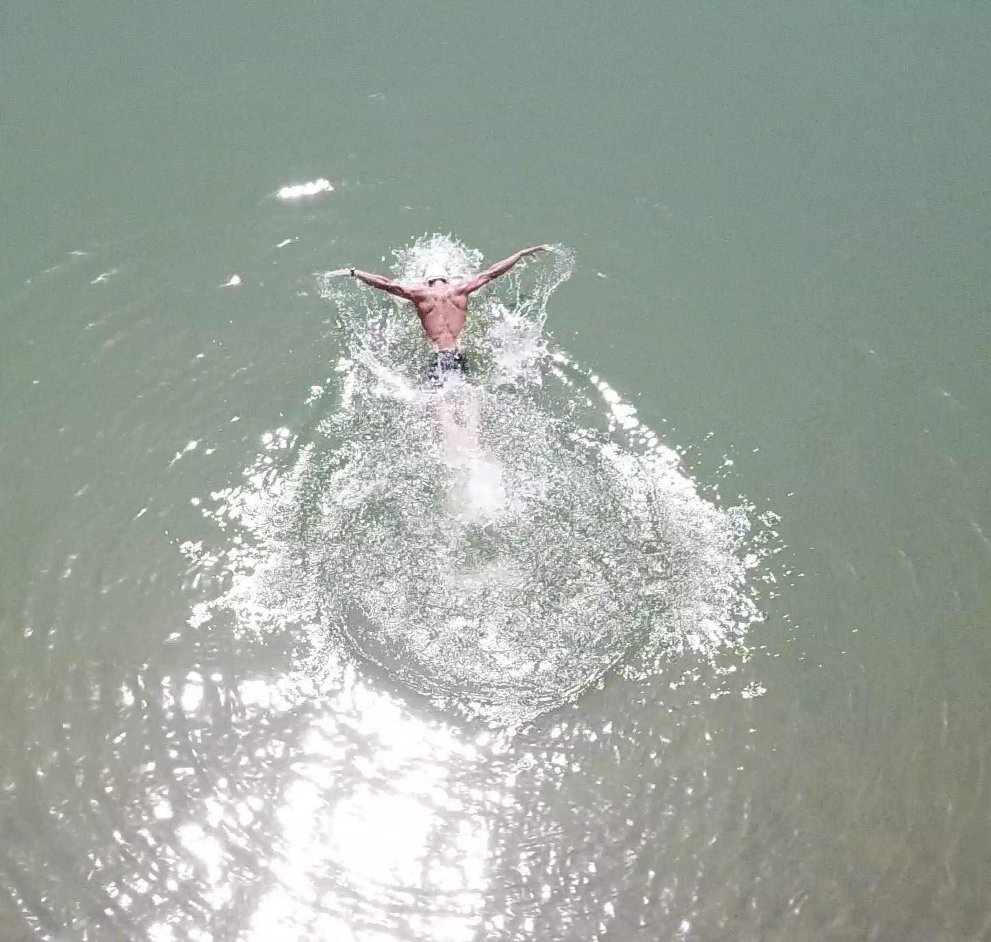 "Người cá" tiết lộ bí quyết bơi từ Hà Nội tới biển Thái Bình và kế hoạch vượt biển từ Bắc tới Nam - 12