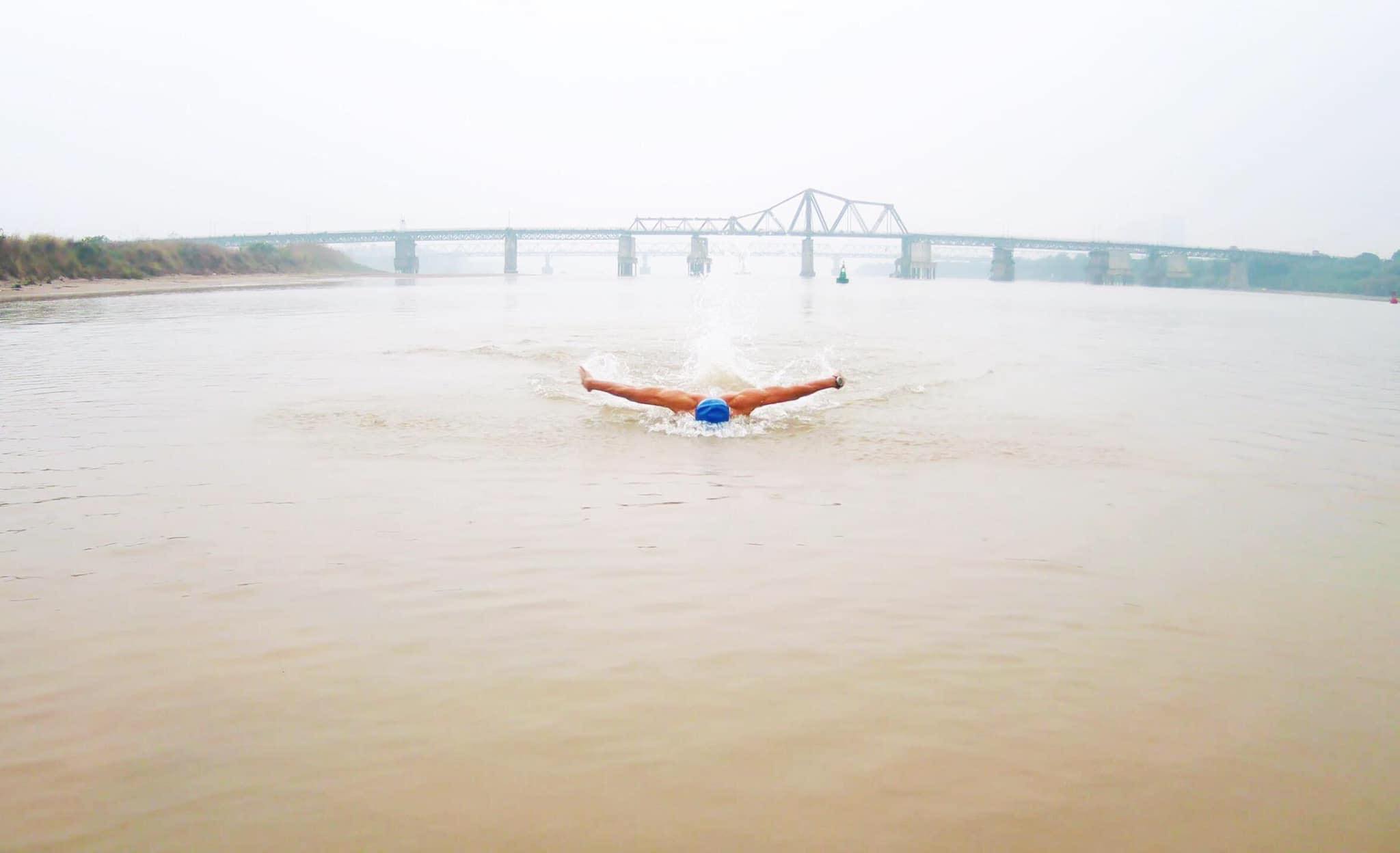 "Người cá" tiết lộ bí quyết bơi từ Hà Nội tới biển Thái Bình và kế hoạch vượt biển từ Bắc tới Nam - 13